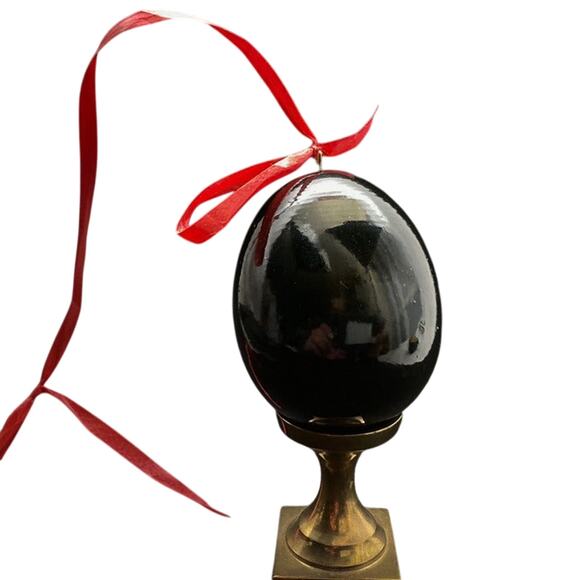 Vintage Hand Painted Black Lacquer Signed Wooden Egg Ornament with Slavik theme - Picture 3 of 3